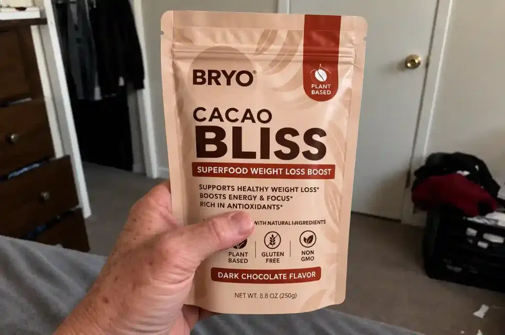 Holding cacao bliss